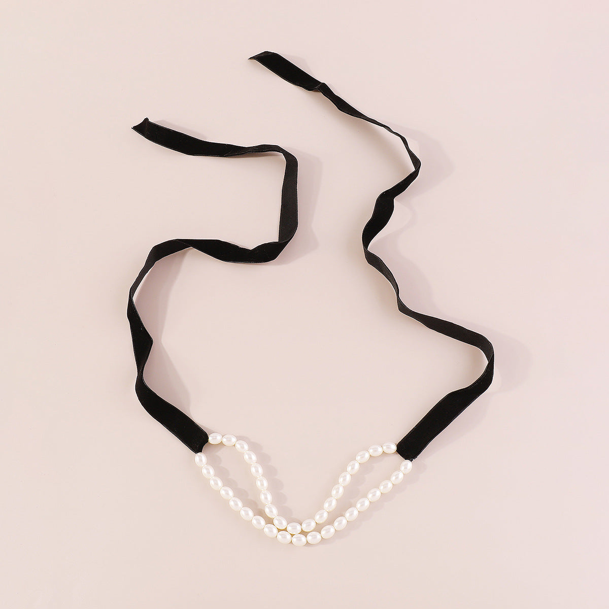 Elegante Collana Francese Retrò Barocco in Velluto e Perle Finte con Fiocco per Donne, con Design Geometrico e Delicata Catena alla Clavicola