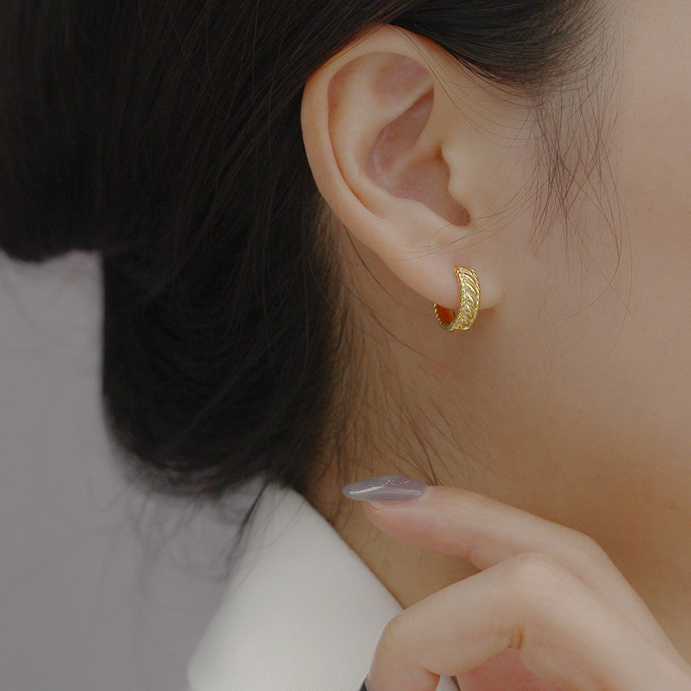 Minimalist Geometric Textured S925 Sterling Silver Hoop Earrings for Women