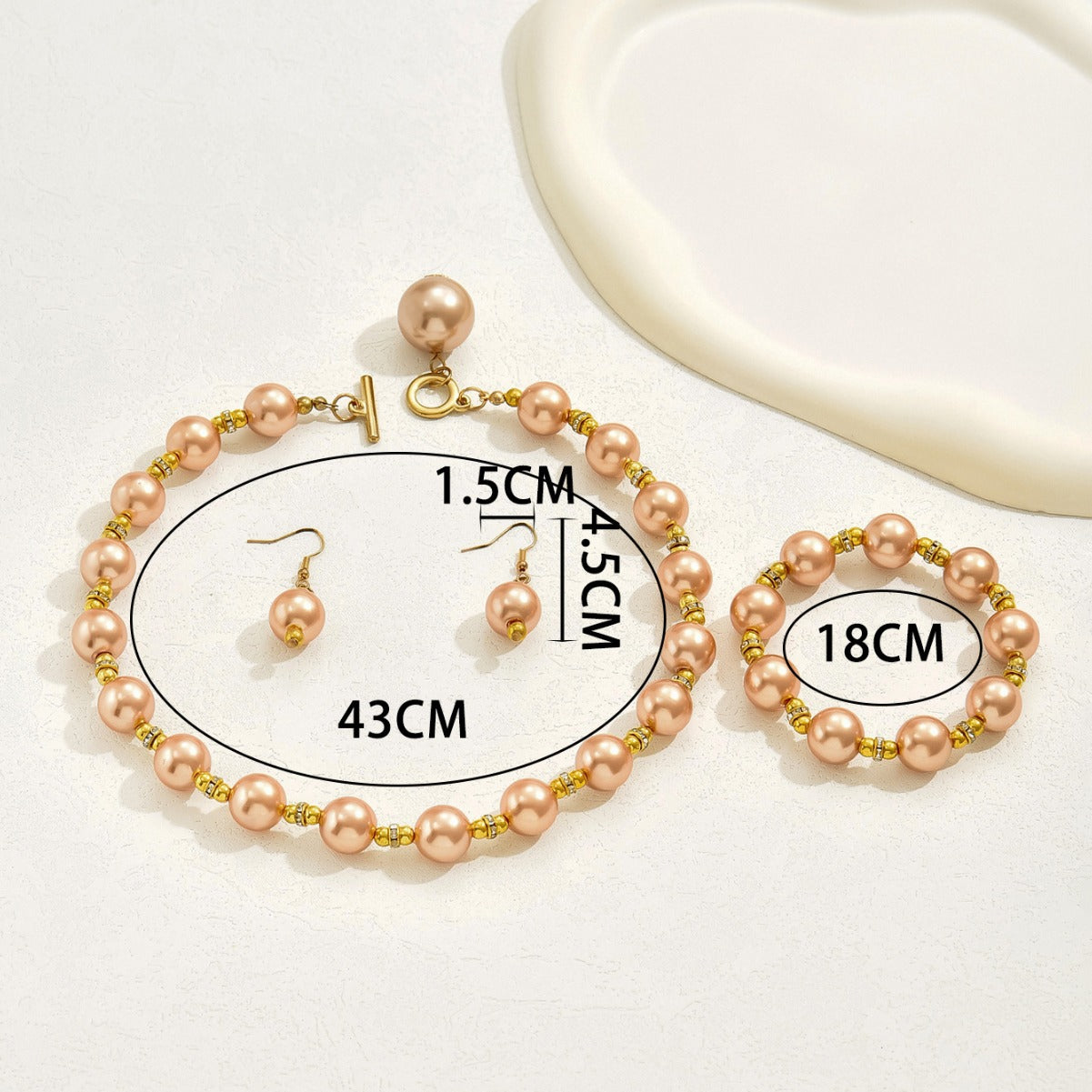 Set di collane vintage di perle per donne con ciondoli in madreperla, bracciale minimalista con perline e orecchini a lobo, design di perle rotonde e ovali su catena di perle