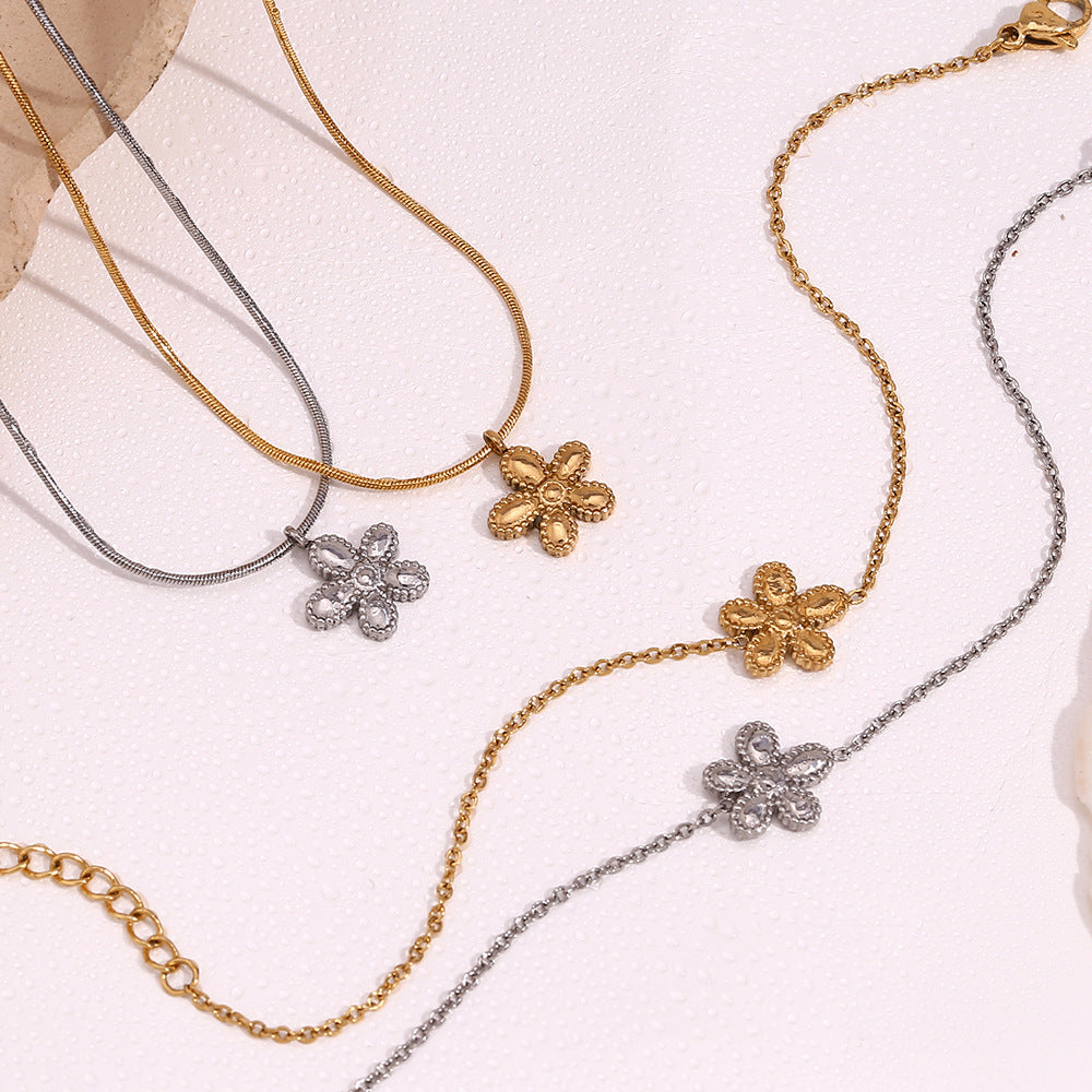 Collana con Ciondolo Geometrico Floreale Minimalista da Donna in Acciaio Inossidabile Placcato Oro 18K su Sottile Catena Snake