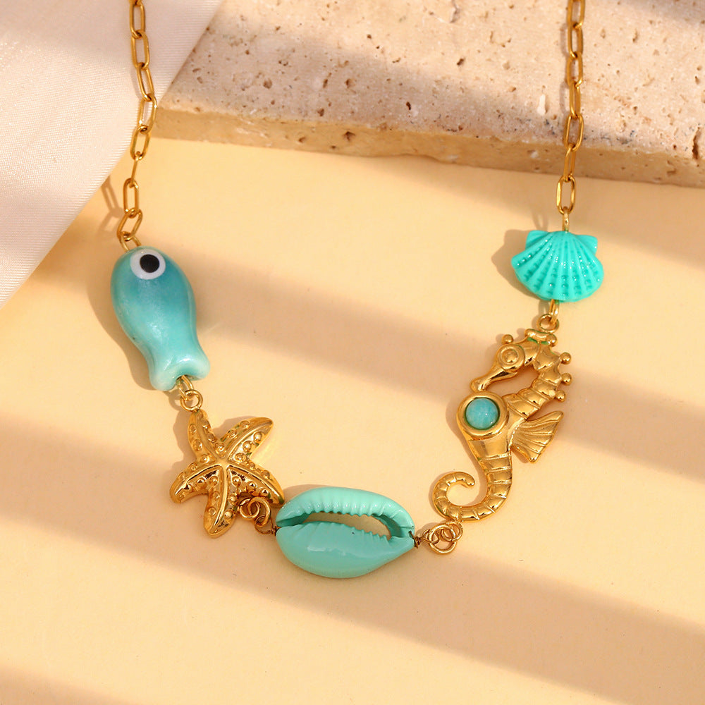 Fashionable Ocean-Themed Seahorse Pendant Necklace for Women in Stainless Steel with 18K Gold Plating
