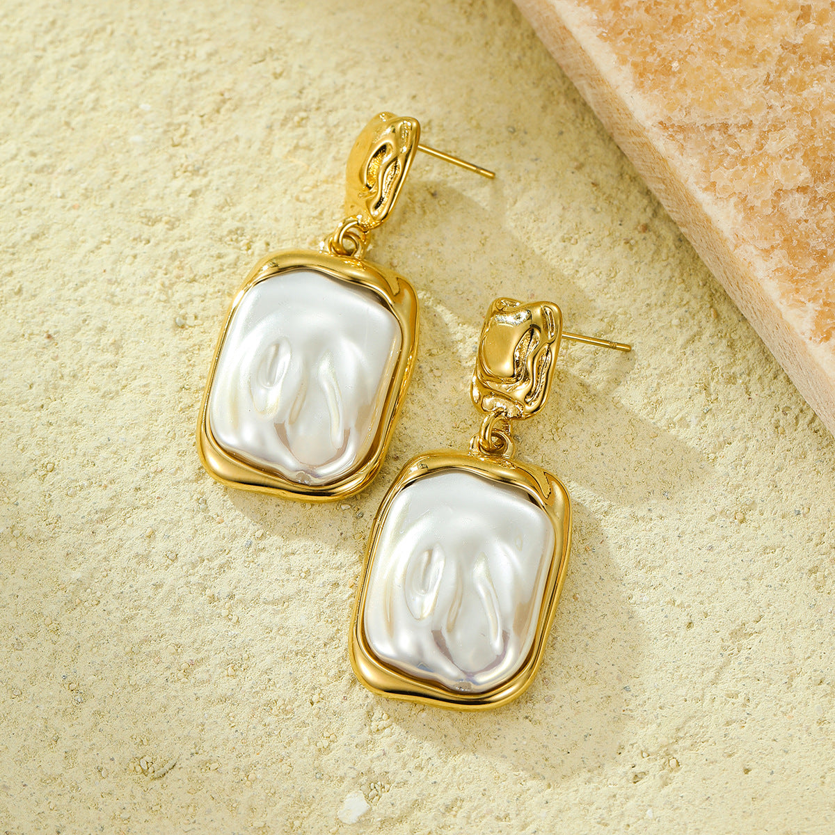 Pendientes de perlas geométricas de inspiración barroca en acero inoxidable con baño de oro para mujer
