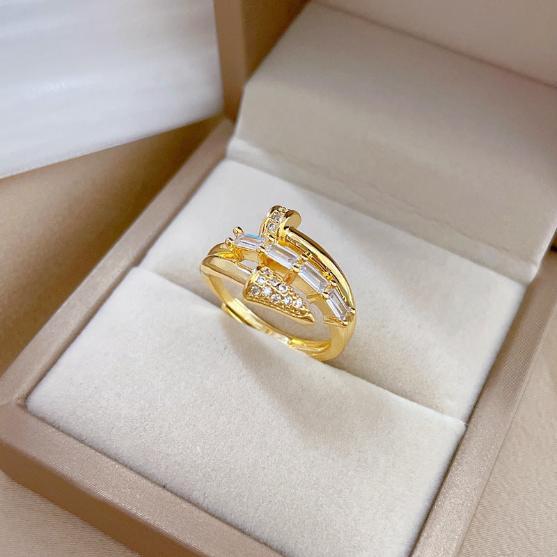 Anillo de Corona Minimalista de Lujo en Latón Plateado para Mujer