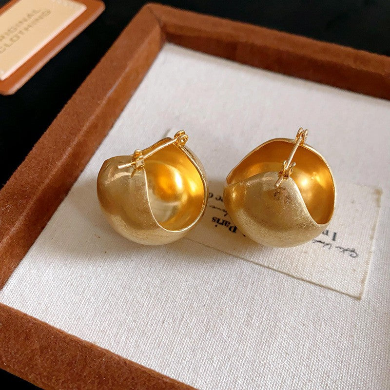 Orecchini a perno geometrici minimalisti in metallo con finitura placcata da donna, gioielli per l'orecchio lussuosi, alla moda e versatili per tutti i giorni