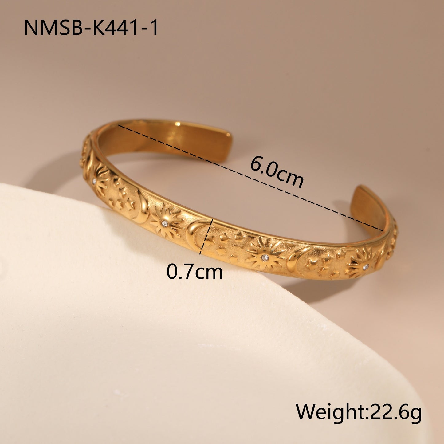 Fashionable Geometric Stainless Steel Bracelet with Plated Finish for Women