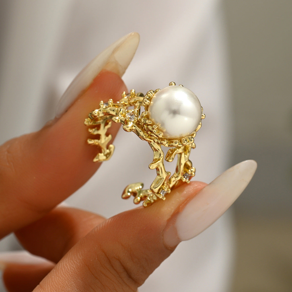 Anello da Donna Minimalista Geometrico in Rame con Intarsio di Perla, Fascia Aperta Stile Lusso