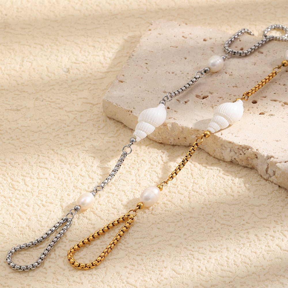 Elegante bracciale da donna conchiglia geometrica in perle, in acciaio inossidabile placcato oro 18 carati
