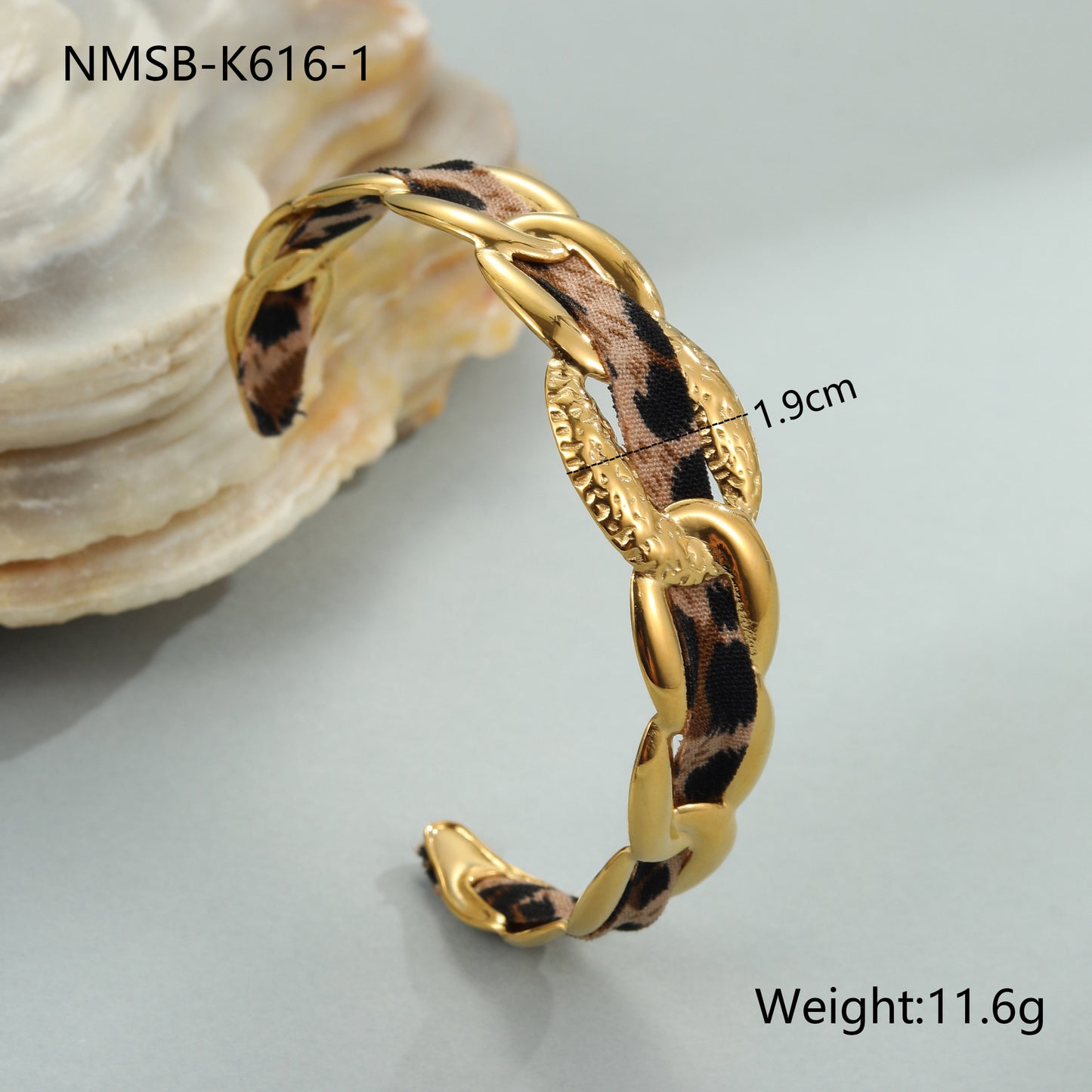 Fashionable Geometric Stainless Steel Bracelet with 18K Gold Plating Wide Cuff Statement Bracelet for Women
