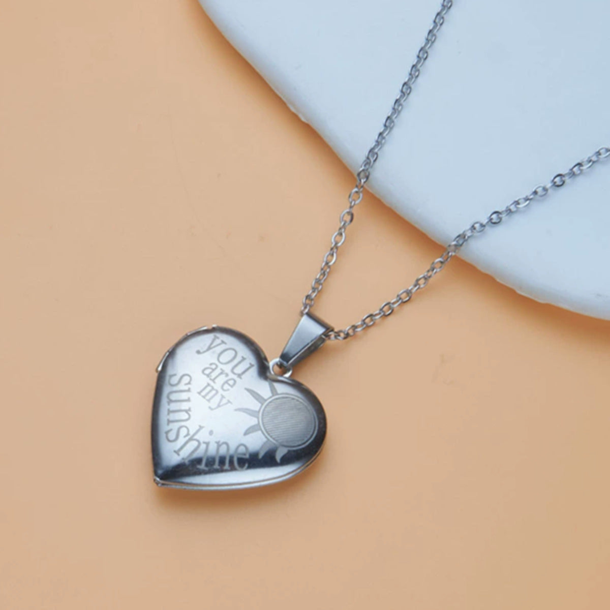 Natural Style Heart-Shaped Pendant Necklace with Sunflower and Solar Pattern, Polished Stainless Steel and Titanium Steel, Fresh and Sweet Women's Jewelry