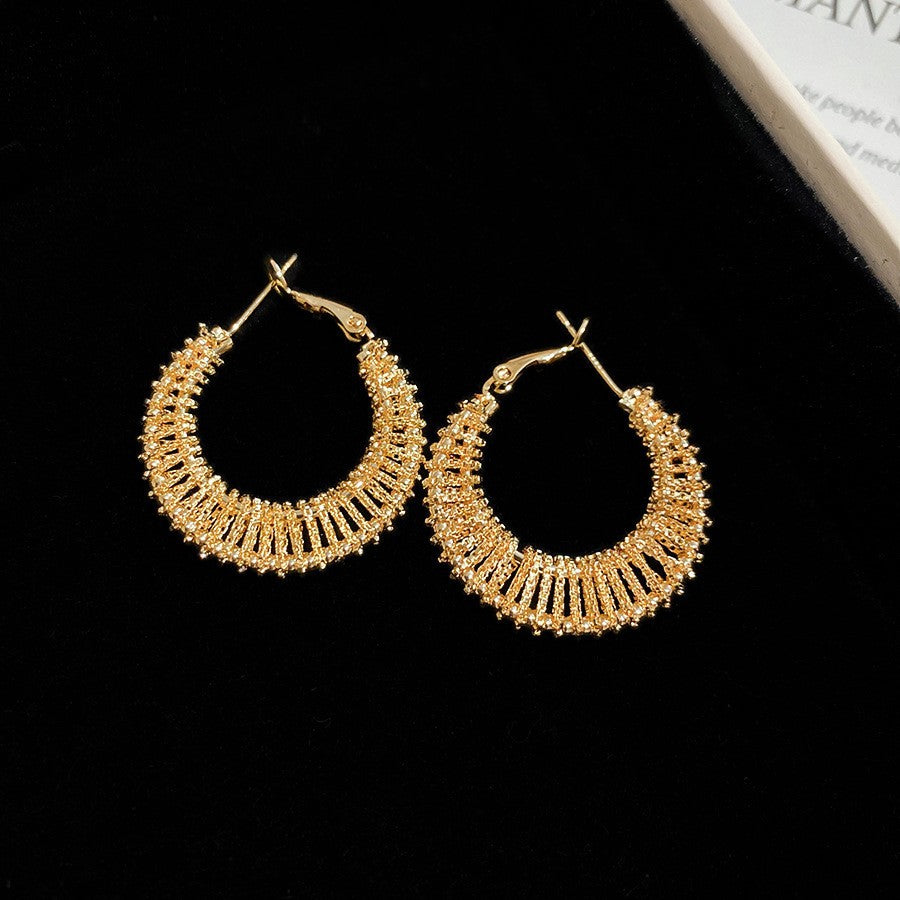 Orecchini a perno geometrici minimalisti in metallo con finitura placcata da donna, gioielli per l'orecchio lussuosi, alla moda e versatili per tutti i giorni