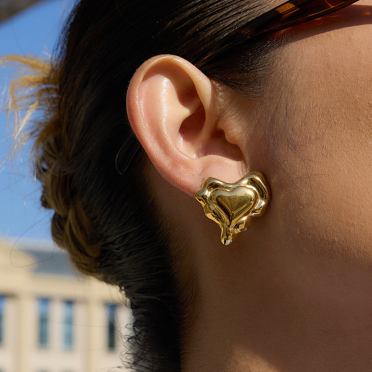 Orecchini a perno minimalisti da donna in acciaio inossidabile a forma di cuore con placcatura in oro PVD sottovuoto