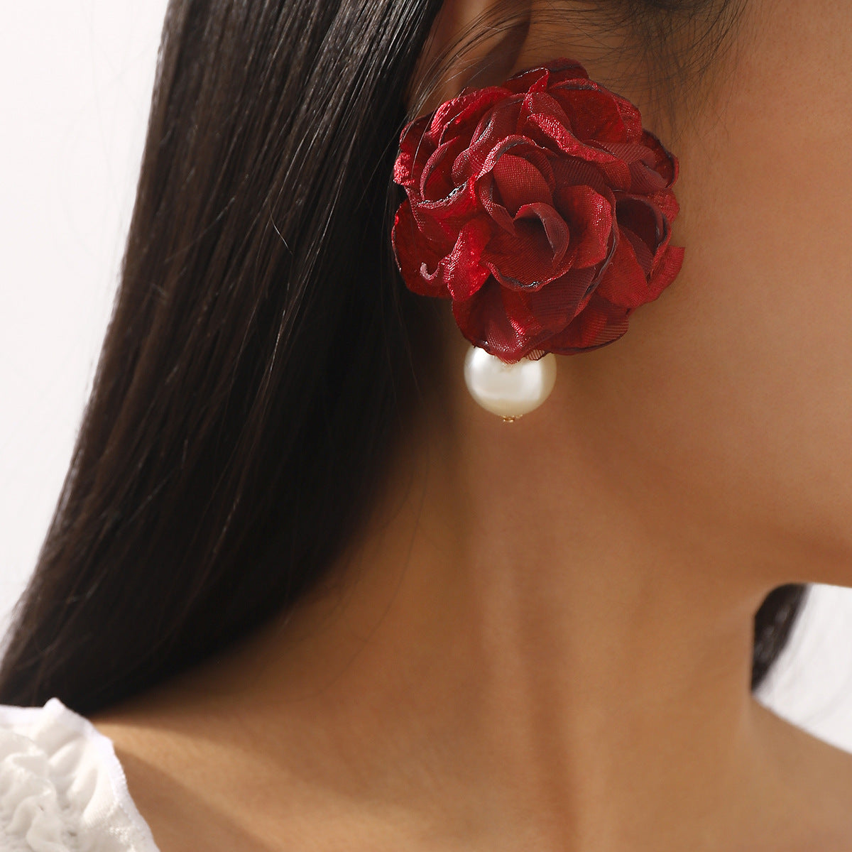 Pendientes de té de rosa hechos a mano de gasa floral y perlas de imitación estilo vintage de Hong Kong