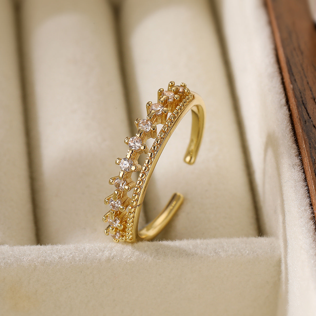 Anello regolabile geometrico minimalista in rame placcato oro e zirconi da donna