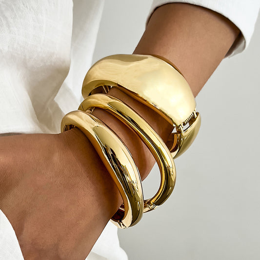 Bracciale da donna in lega in stile geometrico con finitura placcata, gioiello rigido a fascia larga