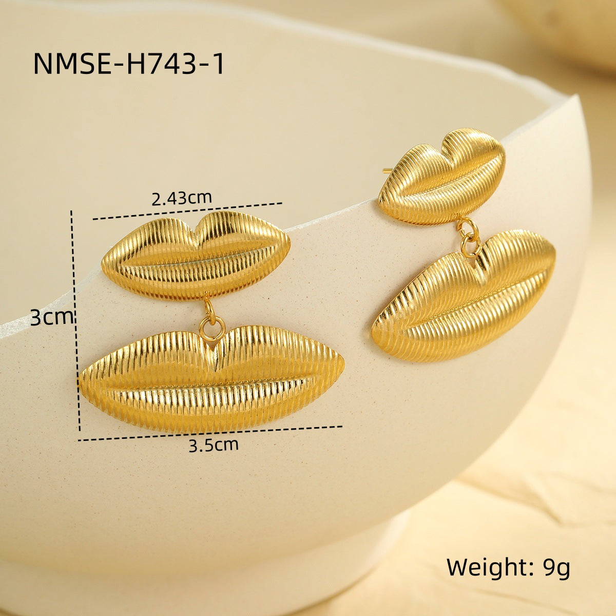Orecchini da donna alla moda a forma di labbra in acciaio inossidabile con finitura placcata e design geometrico