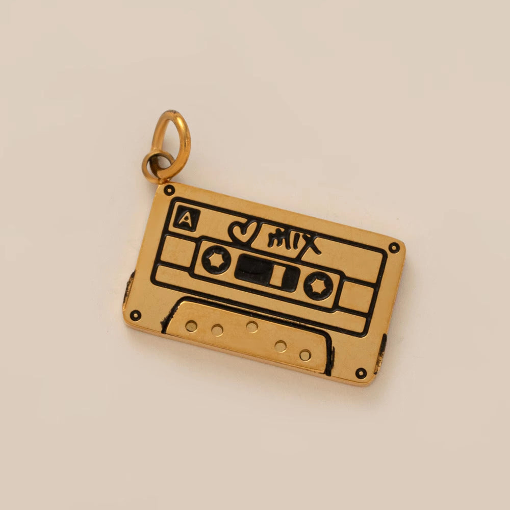 Colgante de barra con diseño de llave de acero inoxidable bañado en oro de 18 quilates de estilo vintage para mujer