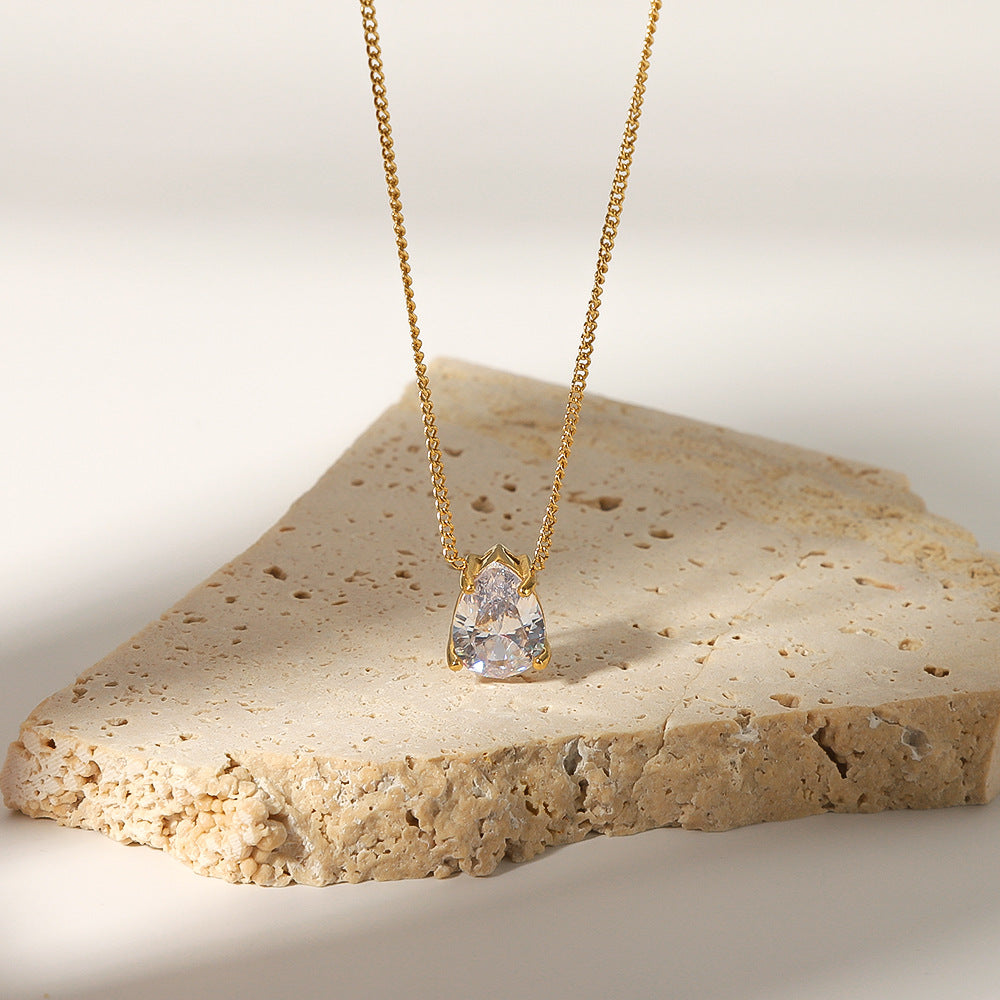 Collana minimalista a goccia in acciaio inossidabile con placcatura in oro 18 carati e ciondolo in zircone bianco da donna