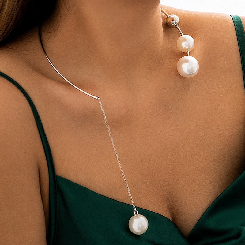 Collana girocollo da donna con ciondolo rotondo in resina ottone geometrico minimalista