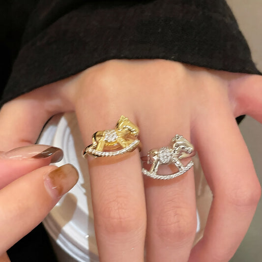 Luxury-Style Horse-Shaped Zirconia-Set Copper Ring for Women, Fashionable Index Finger Band with Zodiac Animal Design