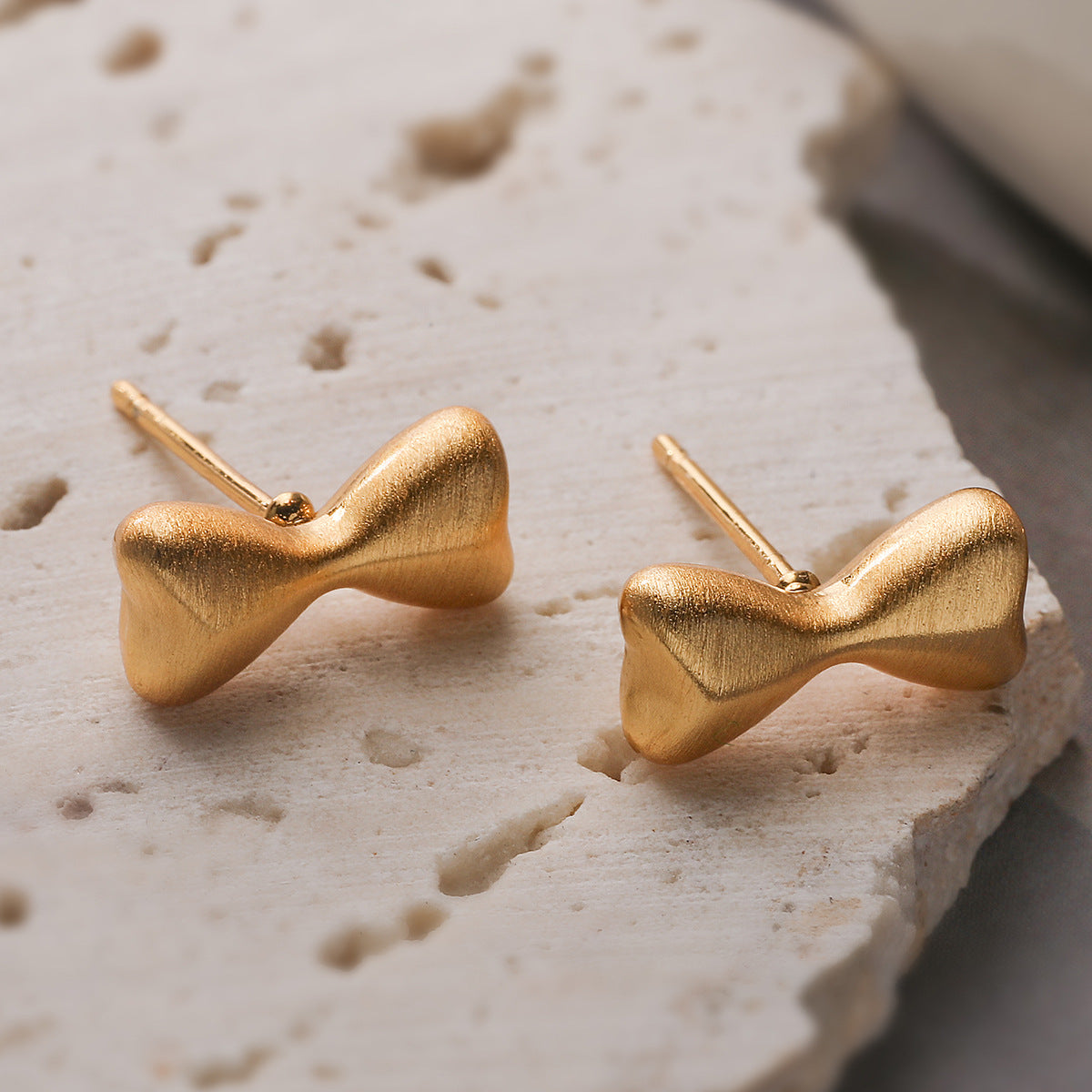 Sweet Elegant Geometric Brass 18K Gold Plated Brushed Bow Stud Earrings for Women
