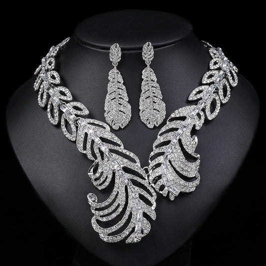 Vintage Style Feather Shaped Alloy Necklace Set with Rhinestone Inlay for Women