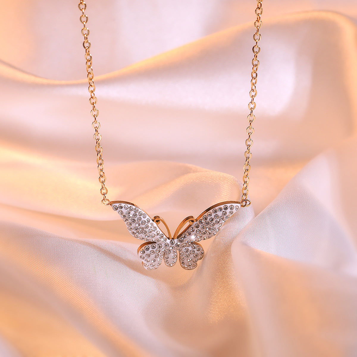 Minimalist Butterfly Pendant Necklace for Women Made of Titanium Steel with Zircon Inlay, Delicate Clavicle Chain