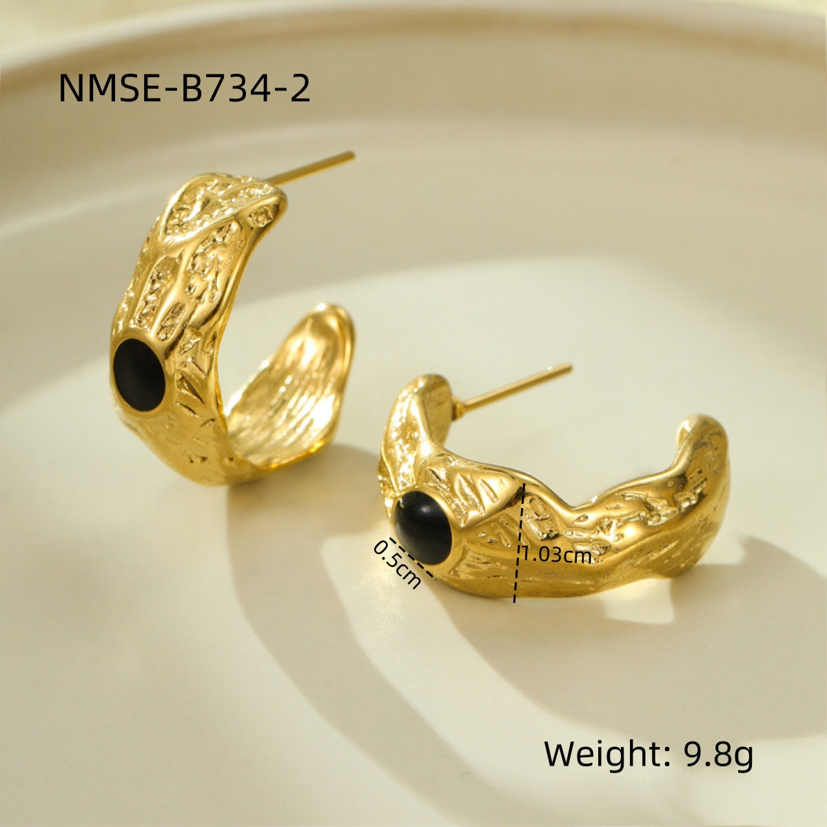 Orecchini a cerchio testurizzati a forma di C in acciaio inossidabile vintage con intarsio in pietra naturale e placcatura in oro 18K