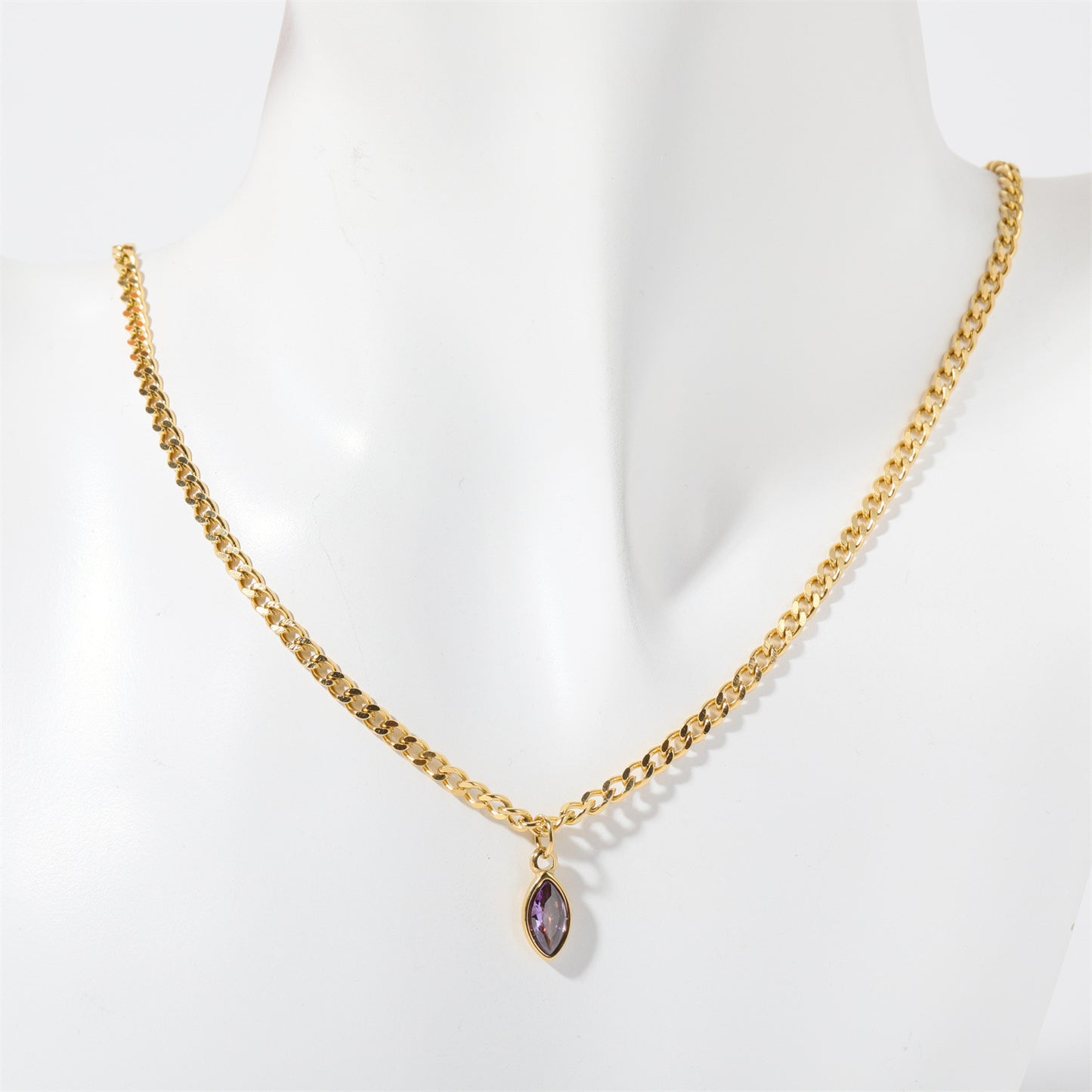 Collar con colgante de acero inoxidable geométrico minimalista de lujo con circonita cúbica y chapado al vacío en cadena cubana