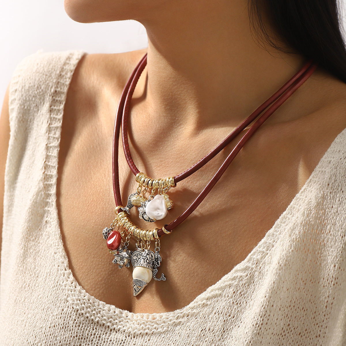 Collar Bohemio con Colgante Geométrico de Cordón de Cuero y Dijes de Aleación para Mujer