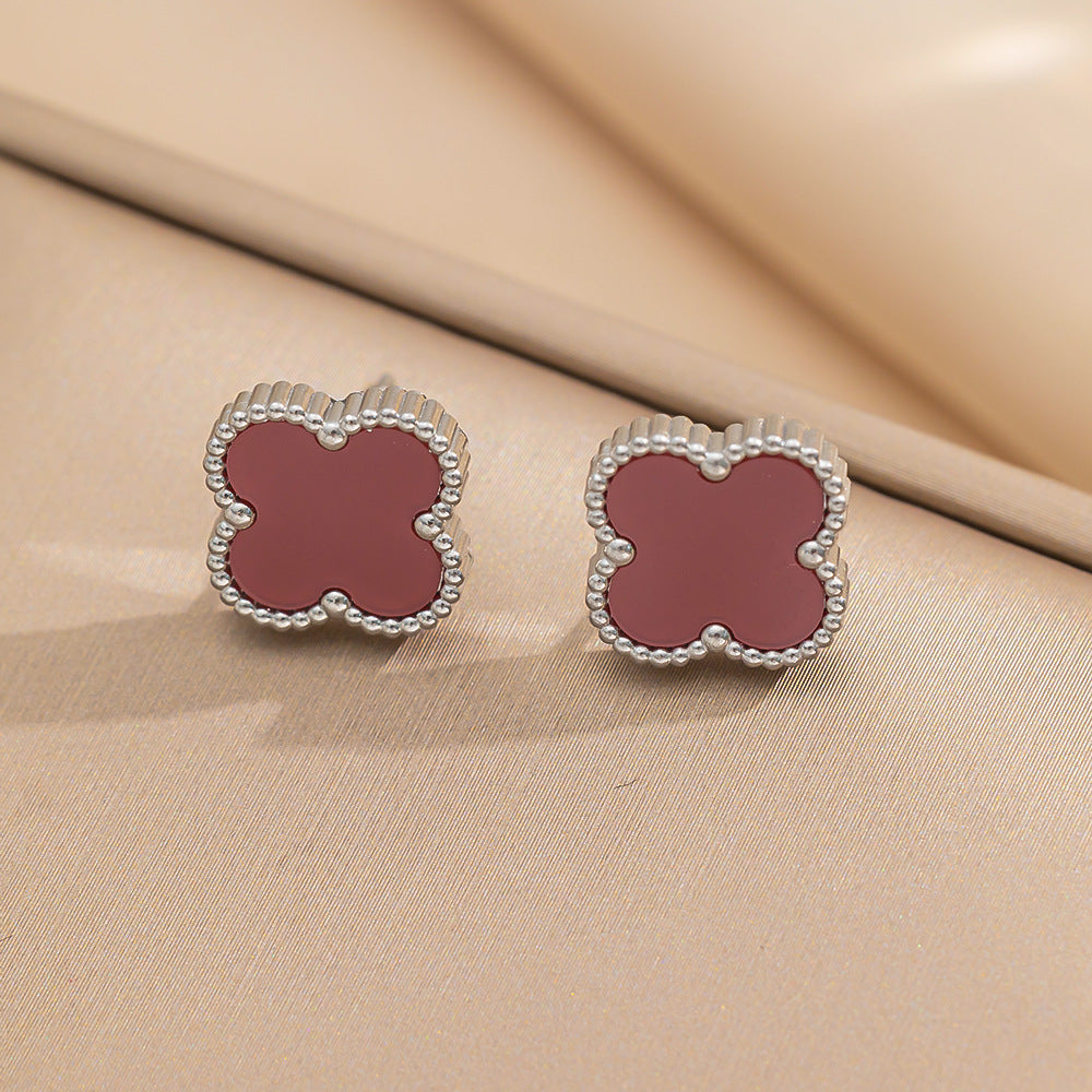 Set di collana, bracciale e orecchini a lobo da donna in acciaio al titanio minimalista con quadrifoglio fortunato