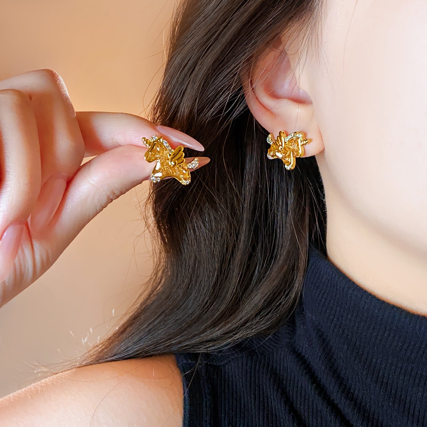 Orecchini a perno di cavallo in Argento 925 placcato Oro 18K di Lusso con Zirconia Cubica e Cristallo