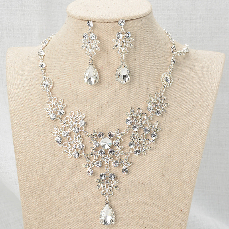 Parure di collana e orecchini lussuosa ed elegante con strass floreali placcati in lega, per donna, gioielli da sposa