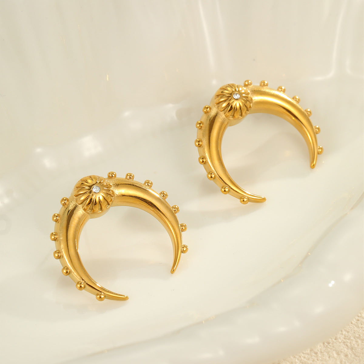 Orecchini da donna minimalisti in acciaio inossidabile a forma di luna e corno, placcati oro 18K