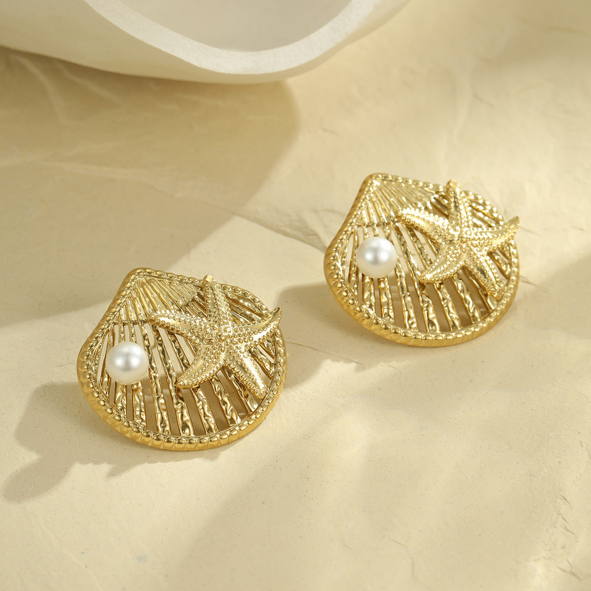 Pendientes minimalistas de acero inoxidable con forma de estrella de mar y acabado chapado para mujer