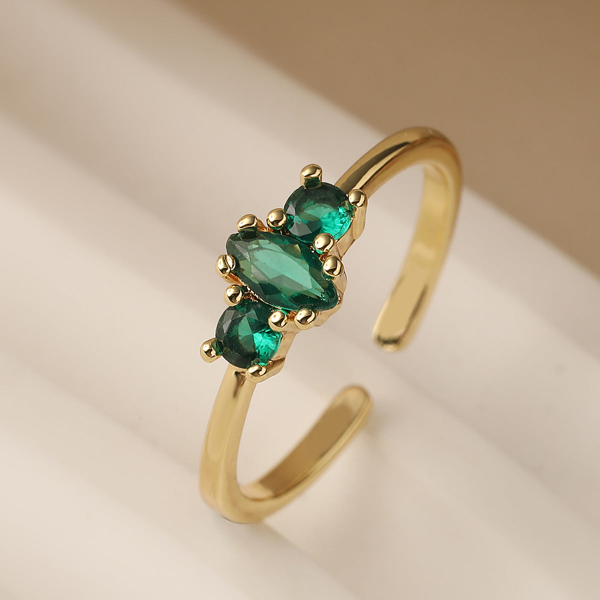 Anello Aperto Geometria Minimalista Vintage da Donna in Ottone con Zirconi Micro-Incastonati
