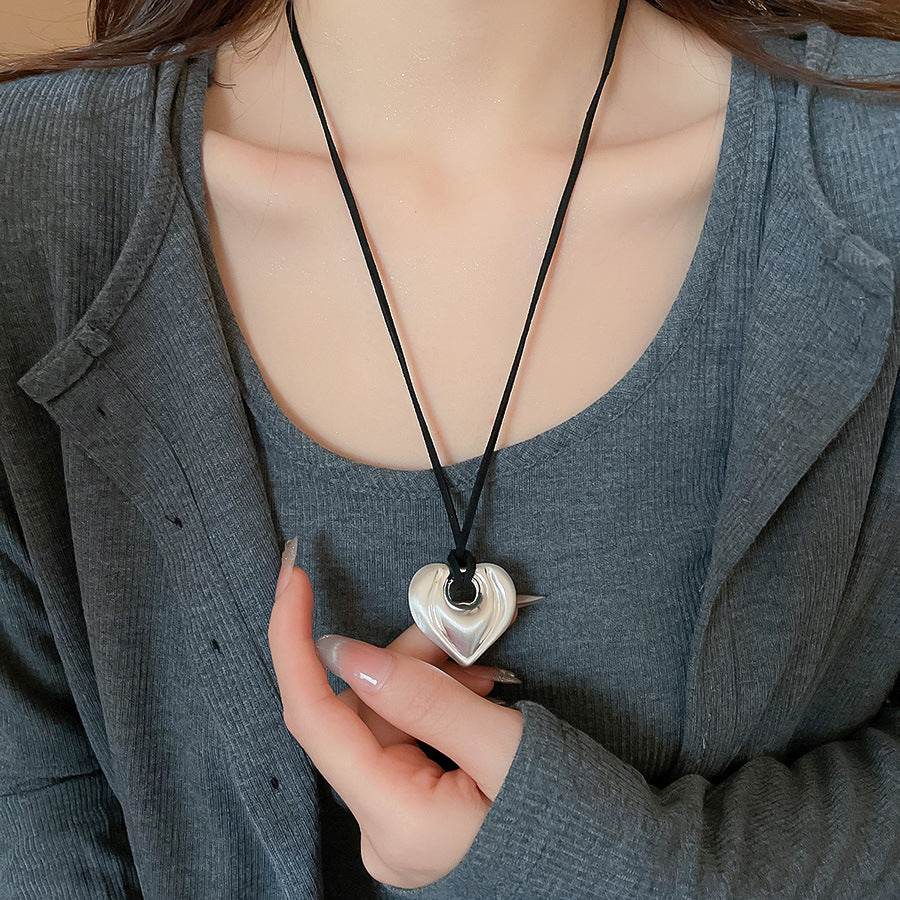 Collana con ciondolo a goccia minimalista dai toni freddi in lega placcata per donna, catena per maglione casual