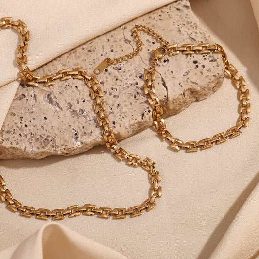 Collar con colgante cuadrado geométrico minimalista de acero inoxidable con baño de oro de 18 quilates para mujer