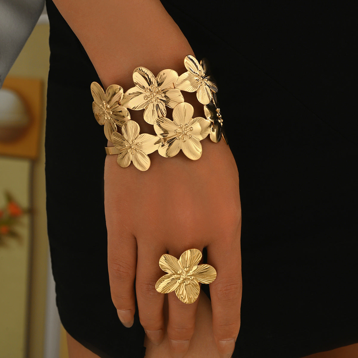 Anillo Abierto Minimalista Floral de Aleación con Diseño de Pétalos para Mujer Elegante Joyería de Mano