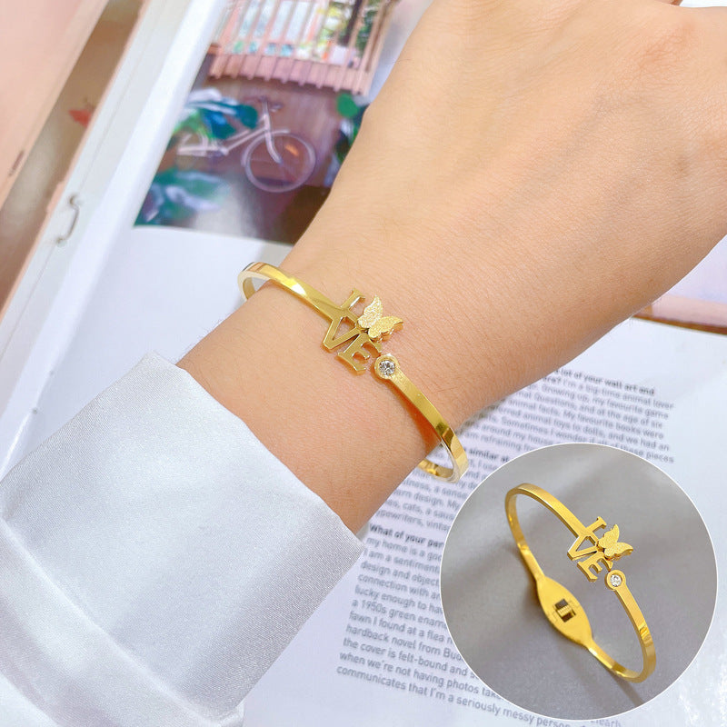 Bracciale in Acciaio Inossidabile Titanio con Farfalla Minimalista, Finitura Galvanica, da Donna, Accessorio di Moda Vintage ed Elegante