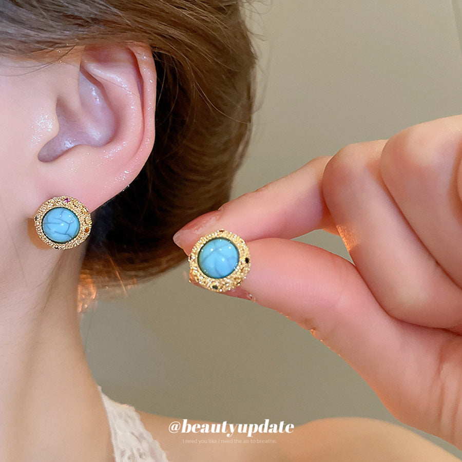 Pendientes Geométricos Modernos Minimalistas con Base de Cobre Bañado en Oro de 18K, Incrustaciones de Turquesa y Postes de Plata de Ley 925