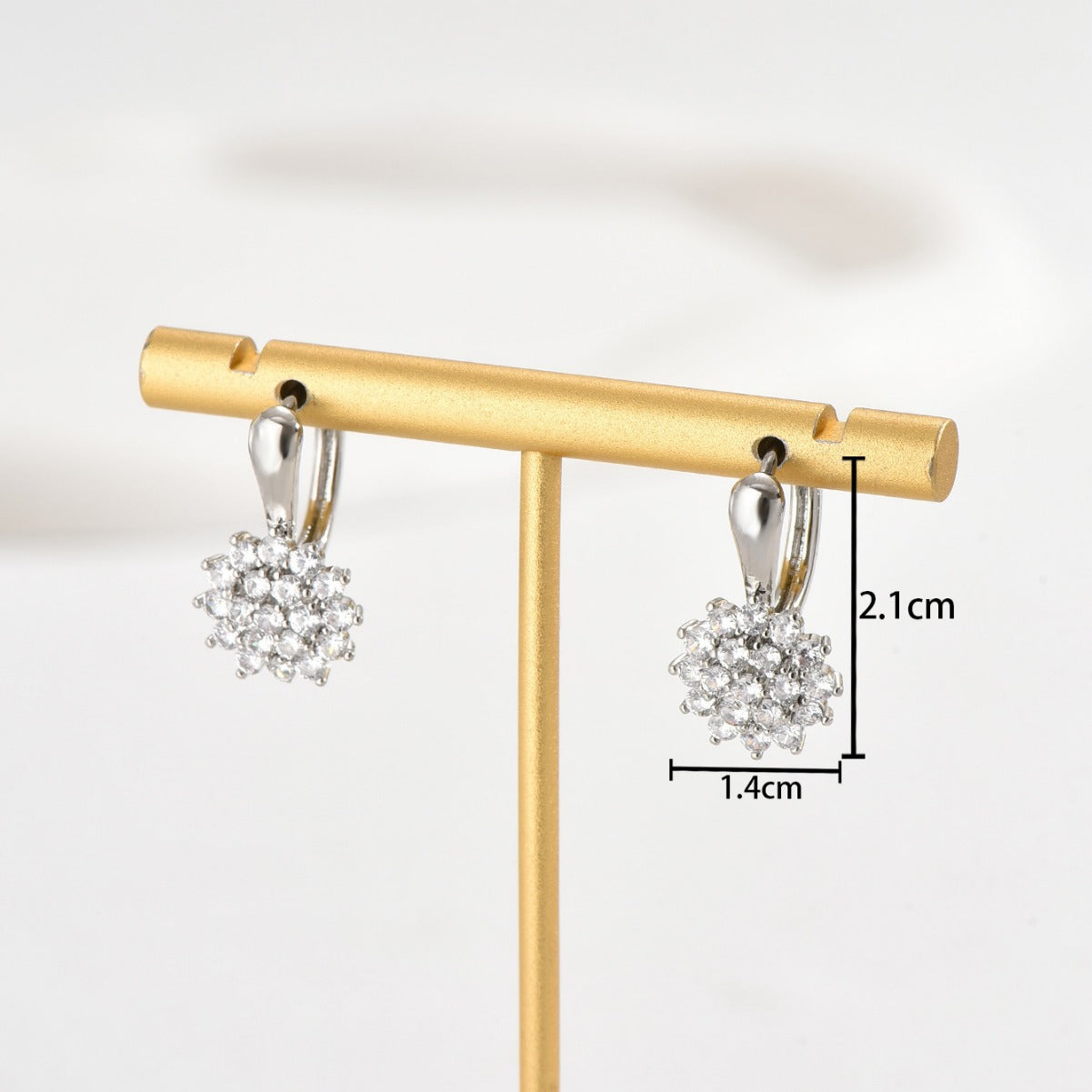Pendientes de Cobre con Circones Incrustados en Forma de Copo de Nieve, Estilo de Lujo, para Mujer, con Patrón Geométrico de Estrella y Cristal de Hielo