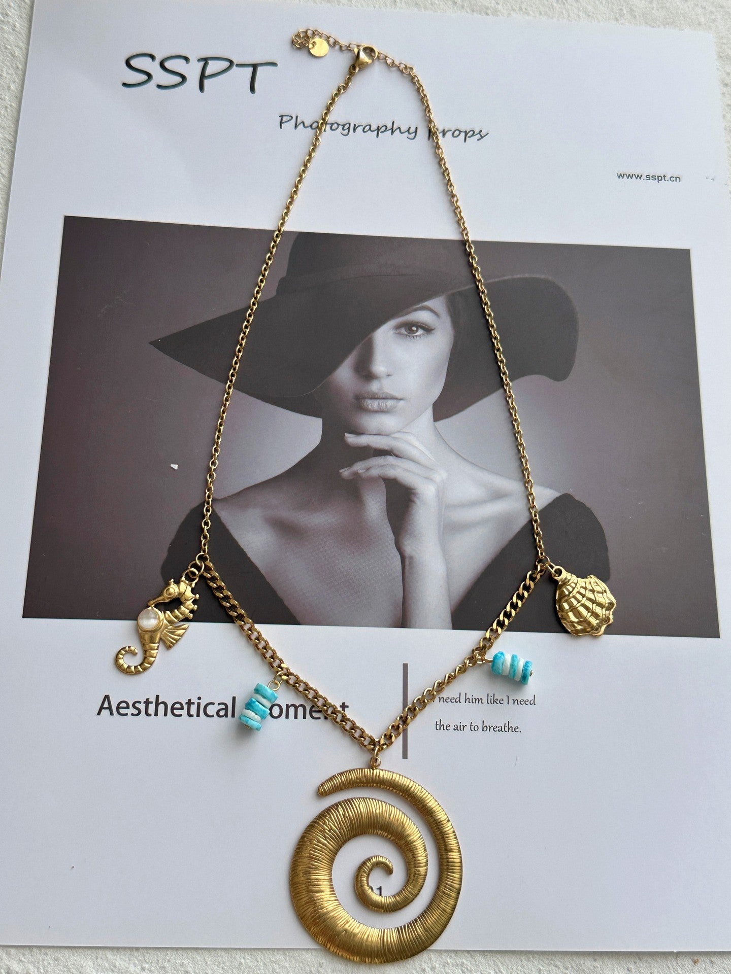 Casual 18K Gold Plated Geometric Stainless Steel Necklace with Rhinestone Shell Pendant for Women