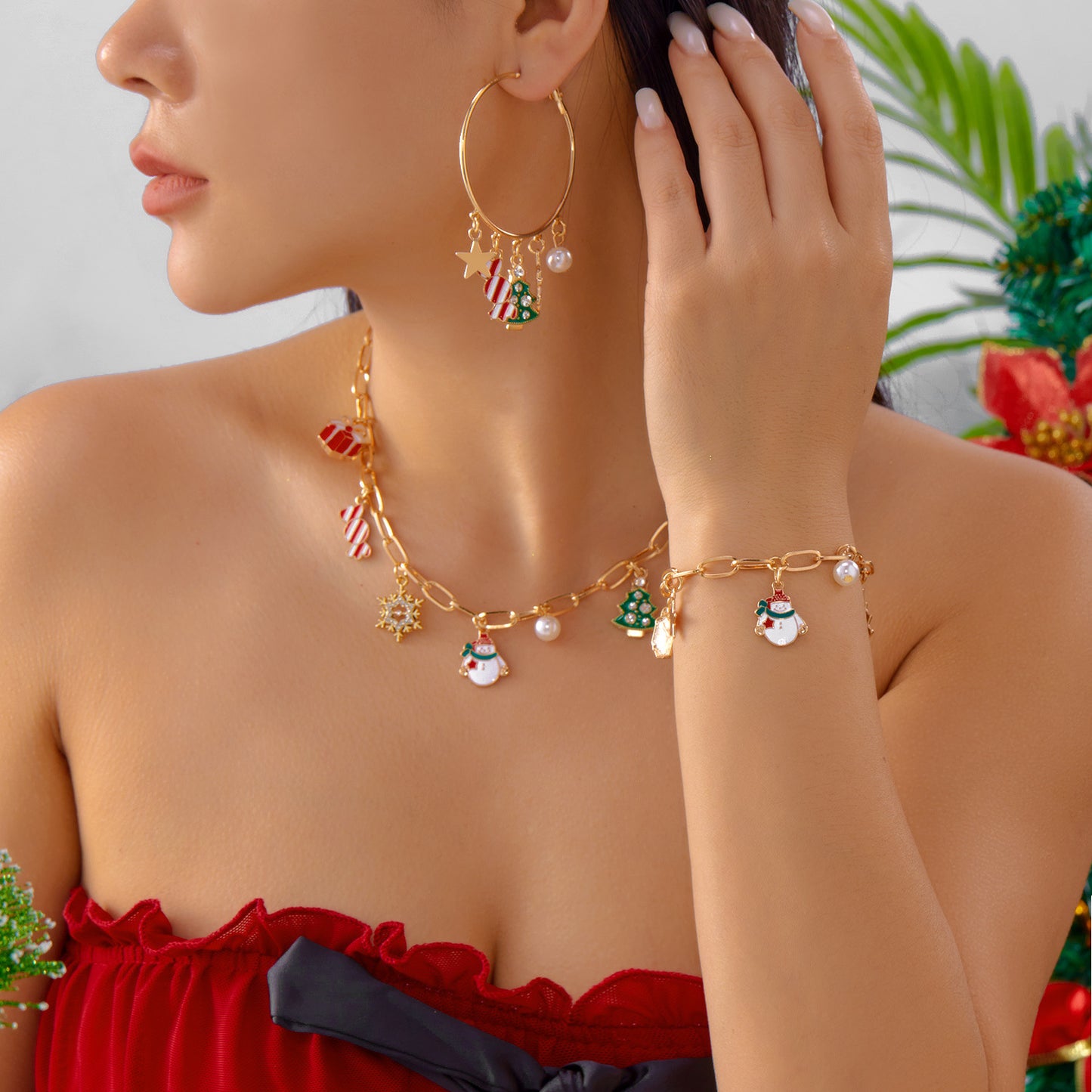 Set collana e orecchini a pendente con albero di Natale vintage a forma di fiocco di neve e Babbo Natale in lega di zinco con finitura placcata per donna