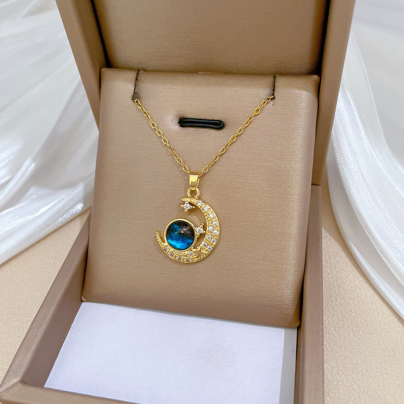 Collana con ciondolo a luna geometrica di lusso per donna e uomo in acciaio al titanio con intarsio di strass
