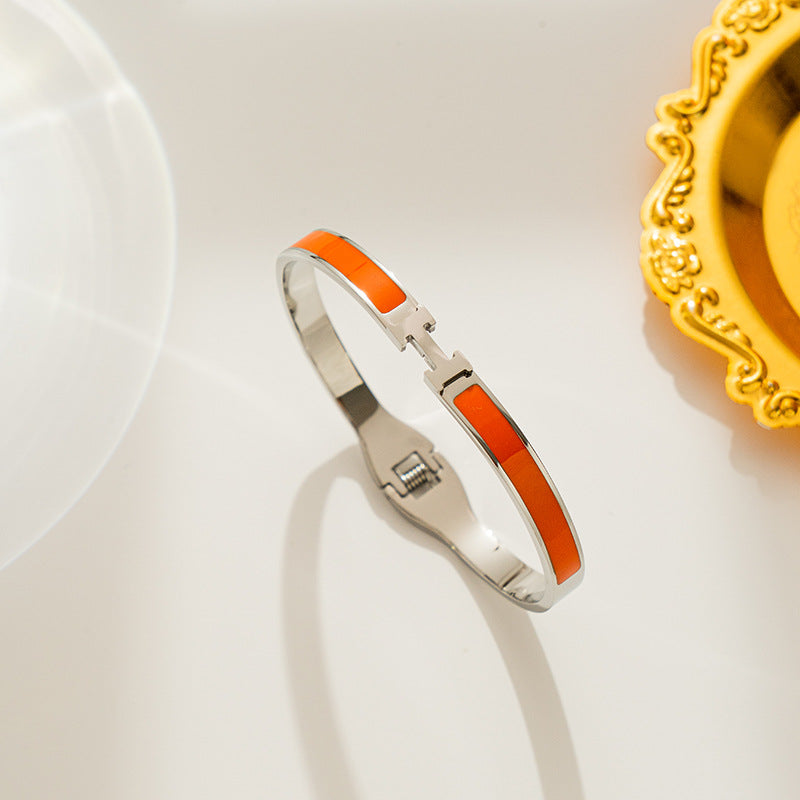 Minimalist Letter H Bracelet for Women Made of Titanium Steel with Electroplated Finish Hypoallergenic and Tarnish-Resistant