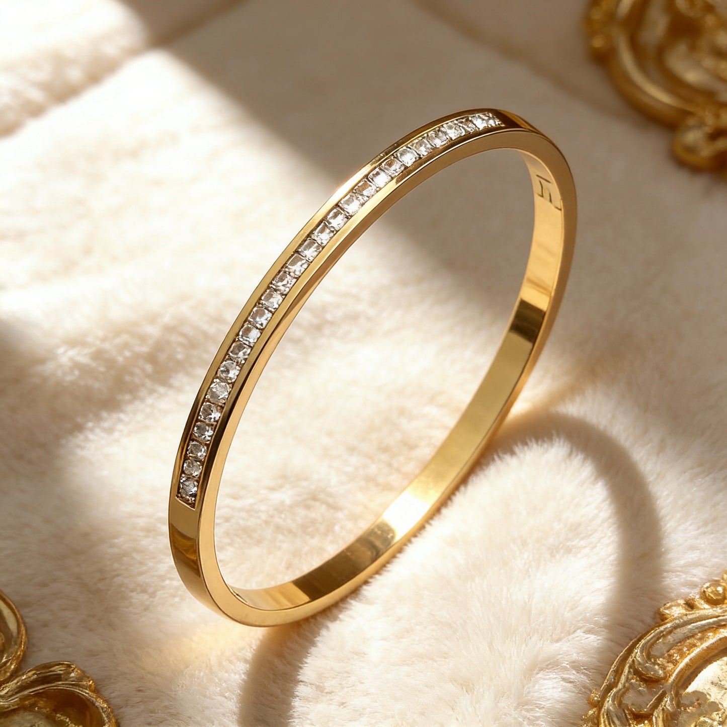 Elegant 18K Gold Plated Geometric Round Titanium Steel Bracelet