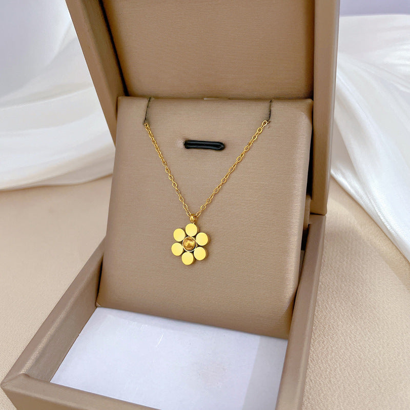 Collana con Ciondolo a Sei Petali a Fiore in Acciaio al Titanio Minimalista da Donna con Finitura Placcata Oro e Catena a Sfera Rotonda