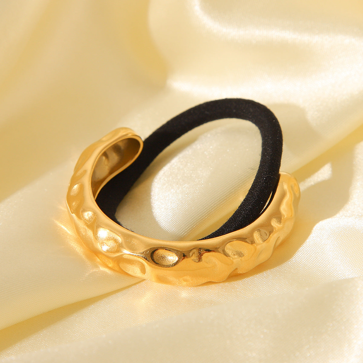 Fermacapelli Geometrico Testurizzato Martellato in Acciaio Inossidabile con Placcatura in Oro 18K da Donna