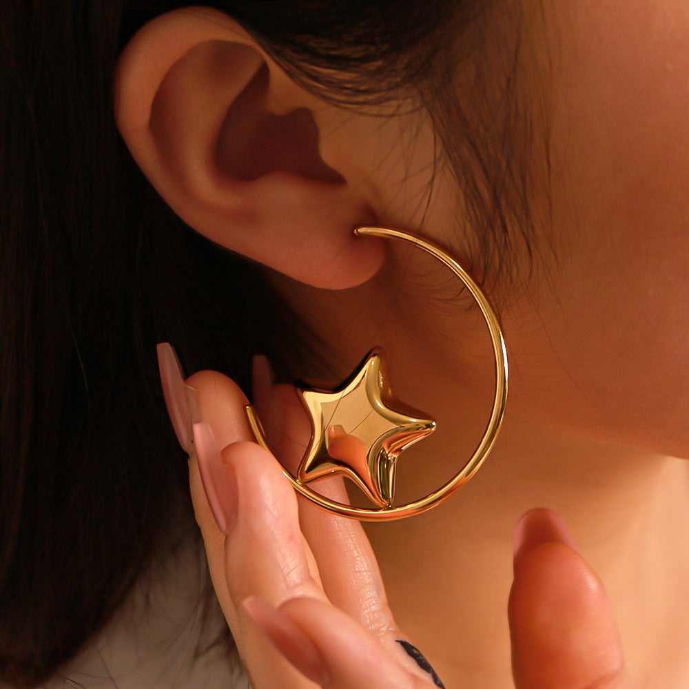Orecchini minimalistici a C in acciaio inossidabile con stella cava placcati in oro 18K da donna