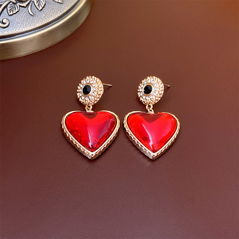 Vintage Floral and Heart-Shaped Alloy Stud Earrings with Gold Plating for Women